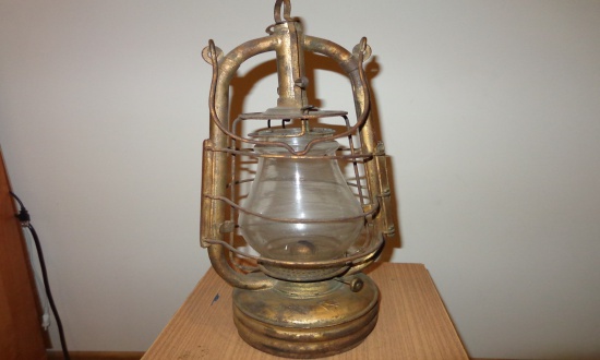 Stara lampa naftowa z początku xx w.